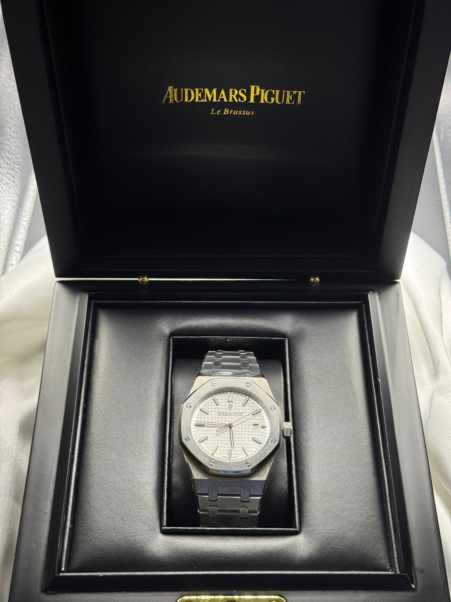 Audemars Piguet Royal Oak- Silver Dial, Silver Bracelet
